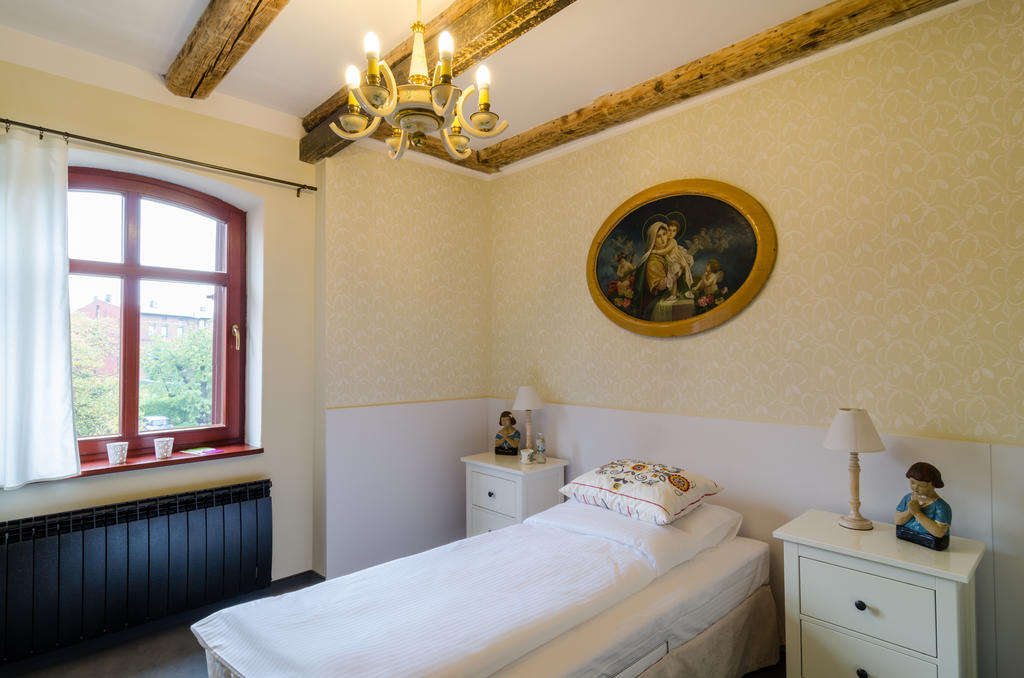Stara Piekarnia Apartment Bytom Room photo